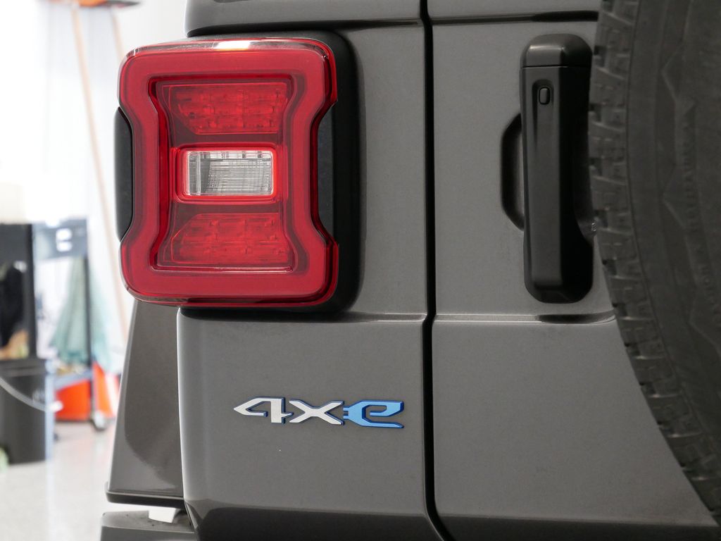 Thumbnail: 2022 Jeep Wrangler - 19