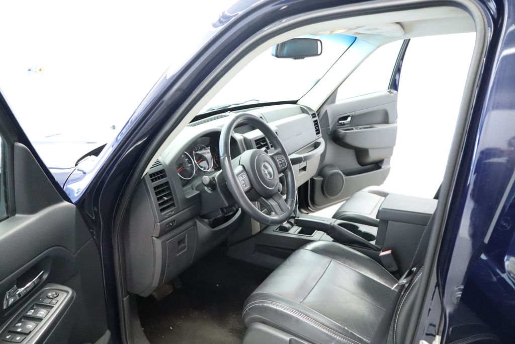 Thumbnail: 2012 Jeep Liberty - 29