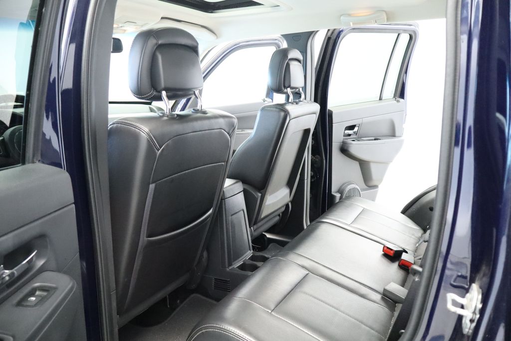 Thumbnail: 2012 Jeep Liberty - 11