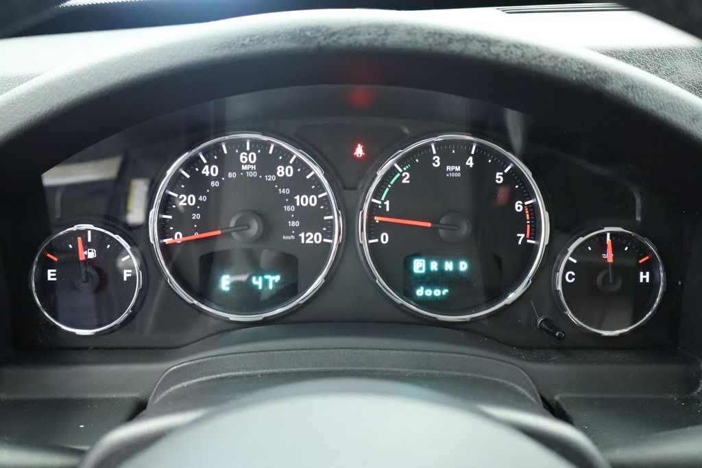 Thumbnail: 2012 Jeep Liberty - 14