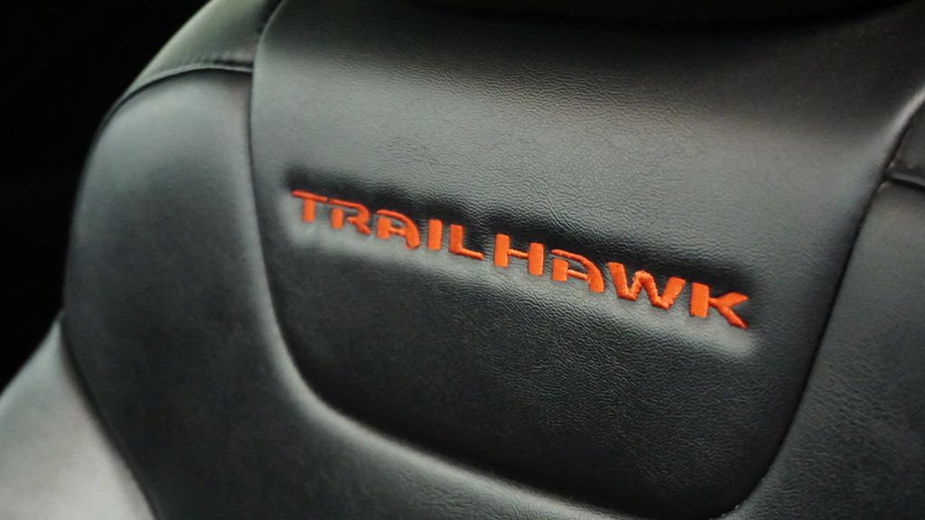 Thumbnail: 2020 Jeep Cherokee - 28