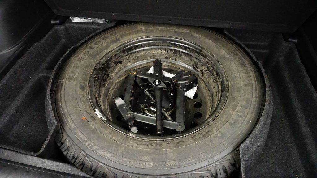 Thumbnail: 2020 Jeep Cherokee - 24