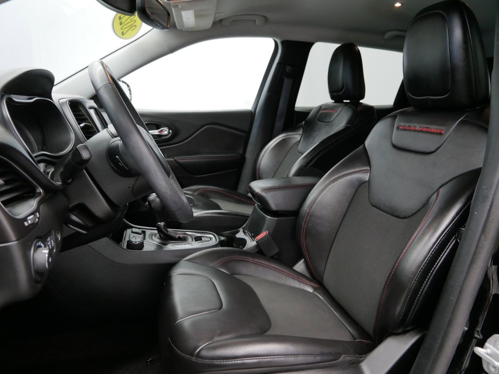 Thumbnail: 2022 Jeep Cherokee - 8