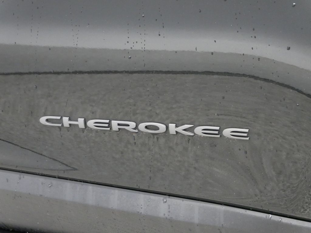 Thumbnail: 2022 Jeep Cherokee - 51