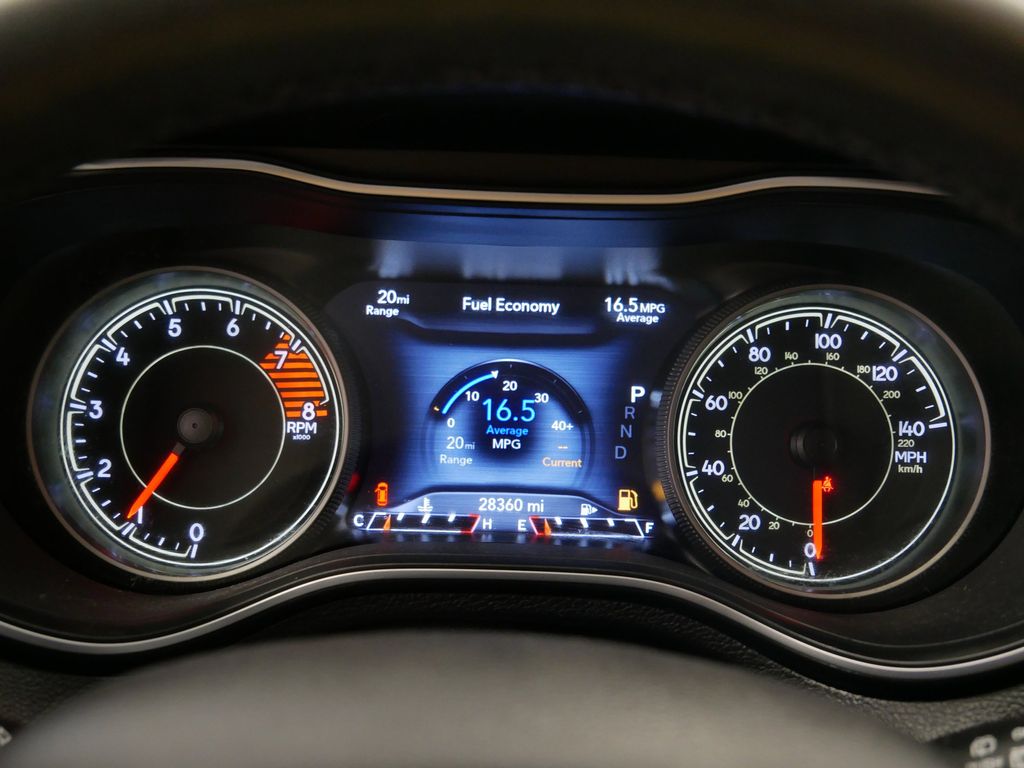 Thumbnail: 2022 Jeep Cherokee - 14