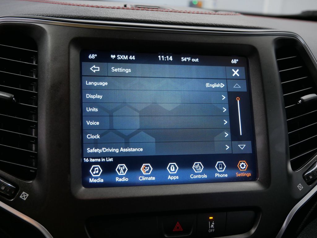 Thumbnail: 2022 Jeep Cherokee - 36