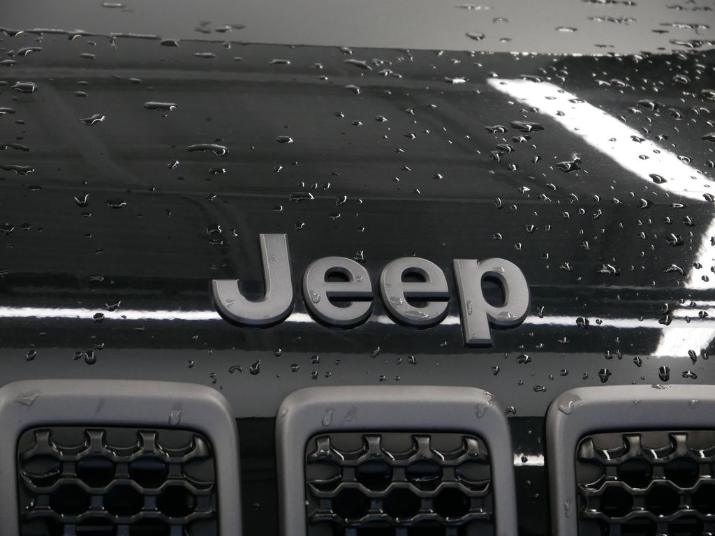 Thumbnail: 2022 Jeep Cherokee - 5