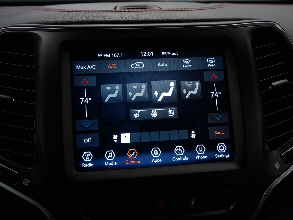 Thumbnail: 2022 Jeep Cherokee - 40