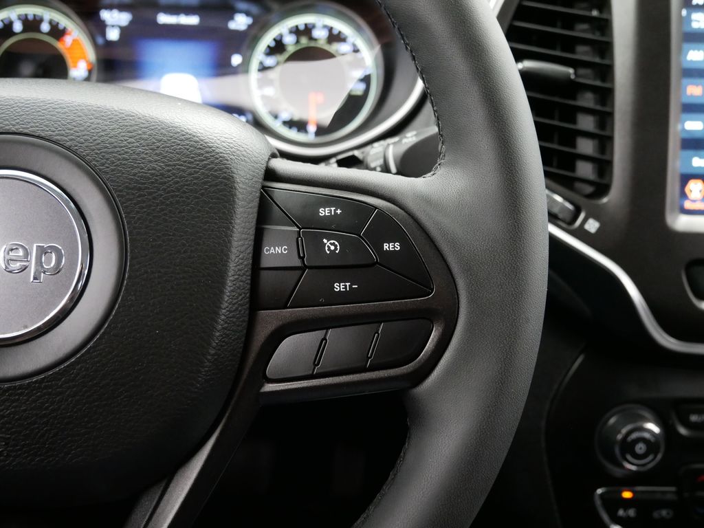 Thumbnail: 2022 Jeep Cherokee - 30