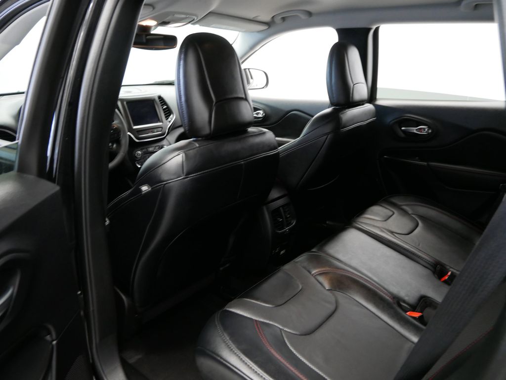 Thumbnail: 2022 Jeep Cherokee - 9