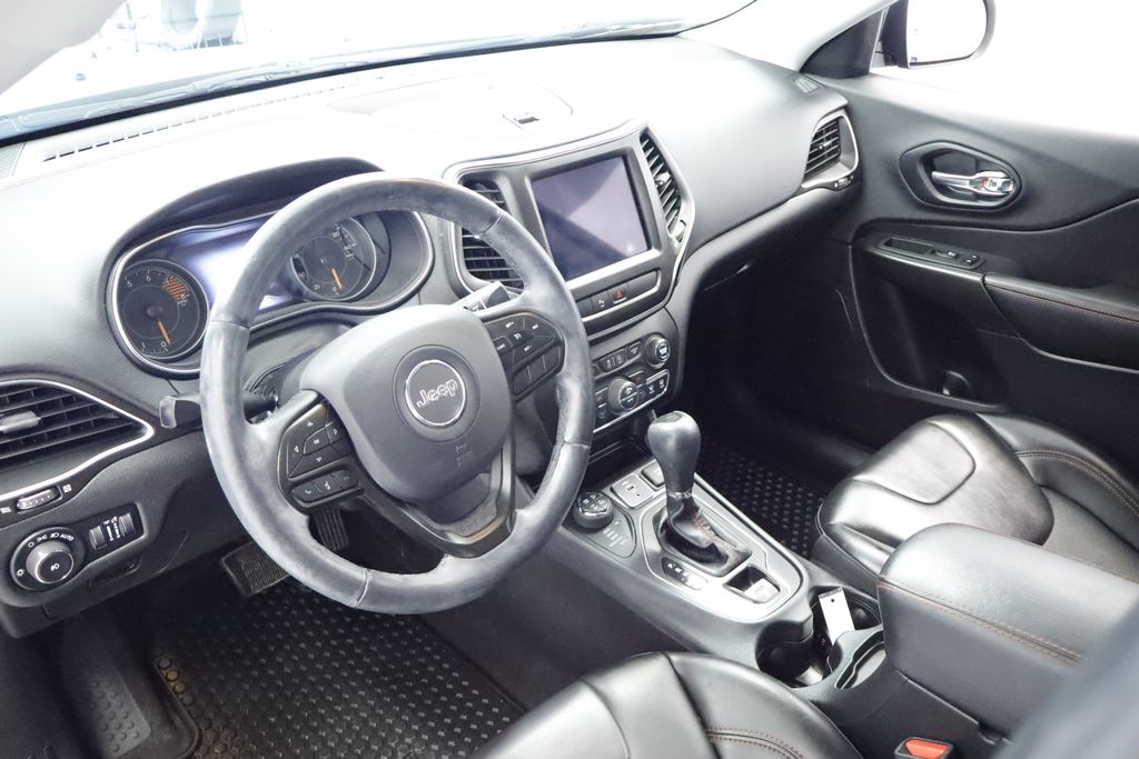 Thumbnail: 2019 Jeep Cherokee - 11