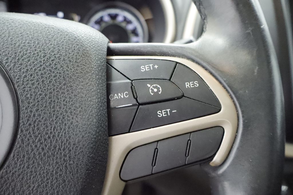 Thumbnail: 2014 Jeep Cherokee - 19