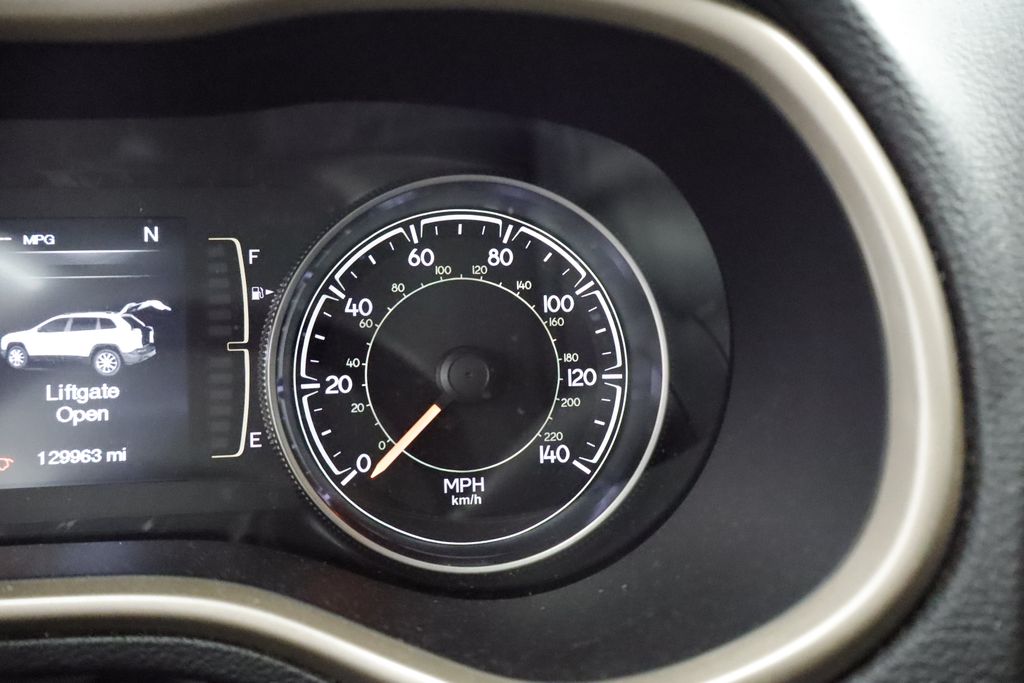 Thumbnail: 2014 Jeep Cherokee - 20