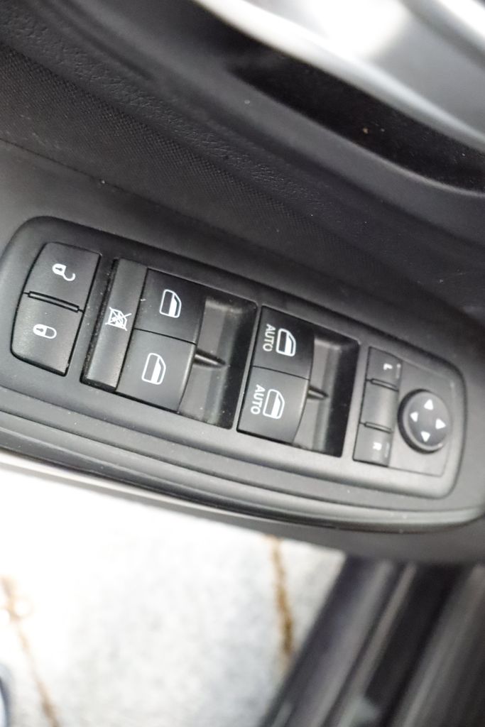Thumbnail: 2014 Jeep Cherokee - 16