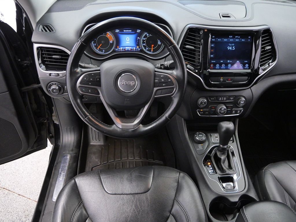 Thumbnail: 2020 Jeep Cherokee - 7