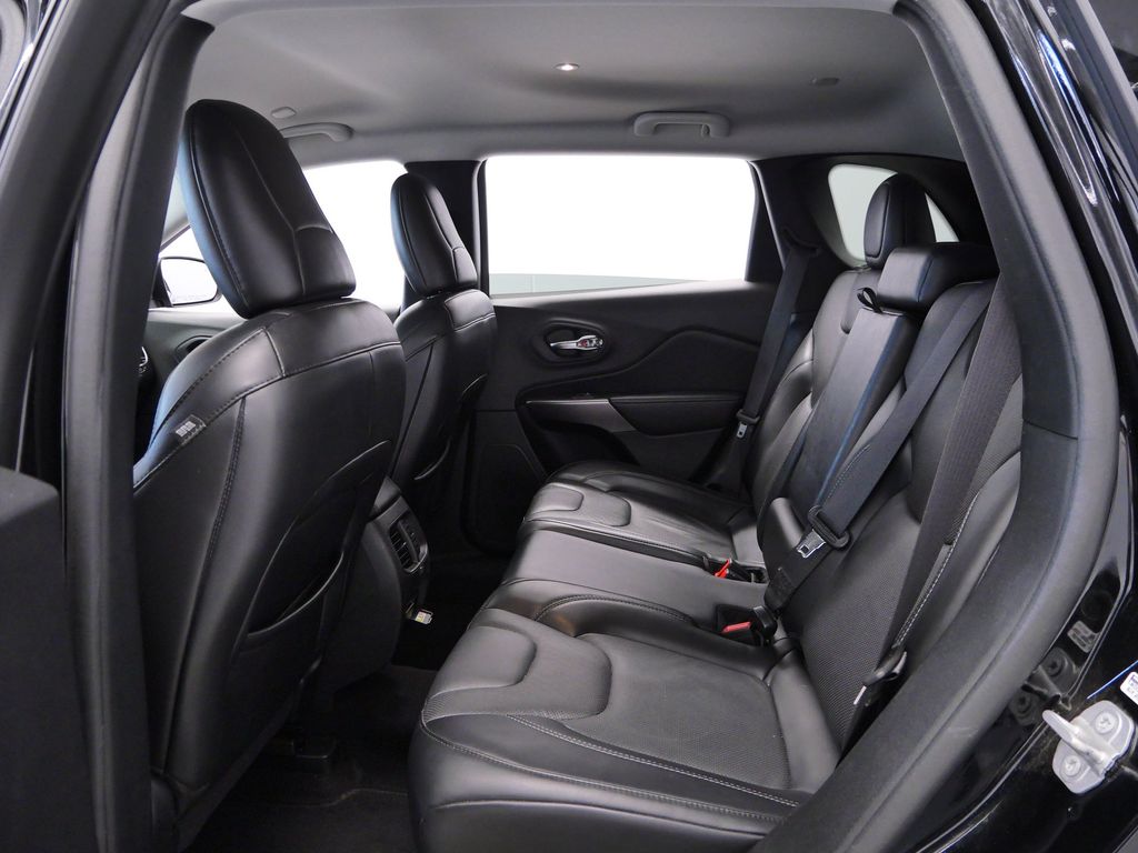 Thumbnail: 2020 Jeep Cherokee - 9