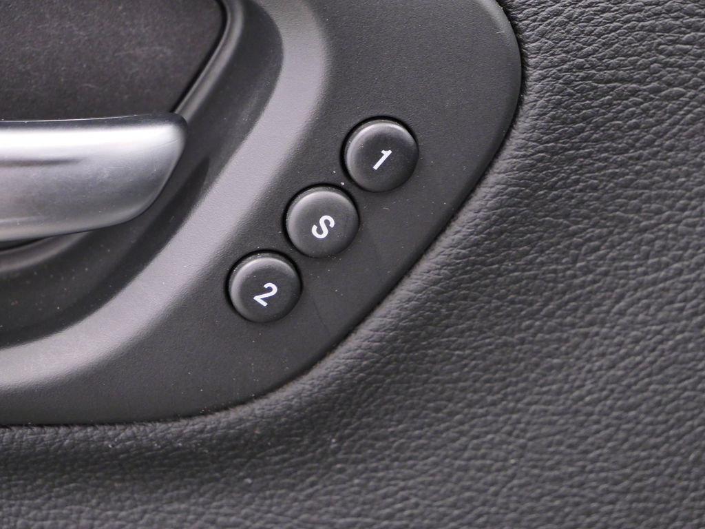 Thumbnail: 2020 Jeep Cherokee - 19