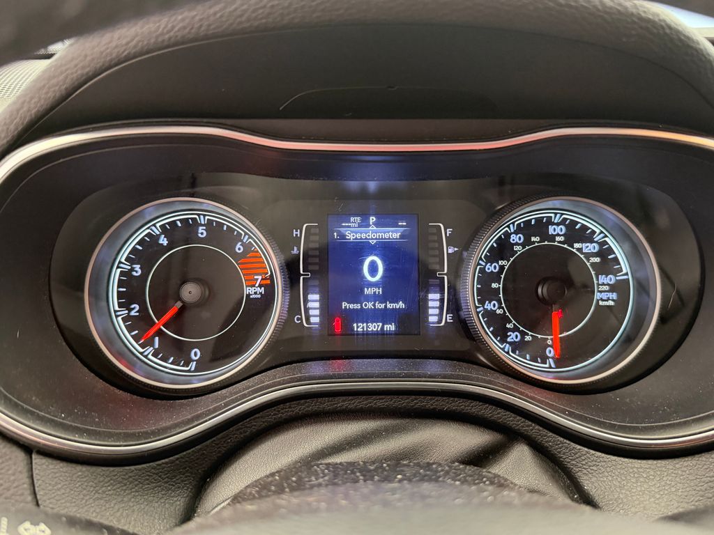 Thumbnail: 2019 Jeep Cherokee - 12