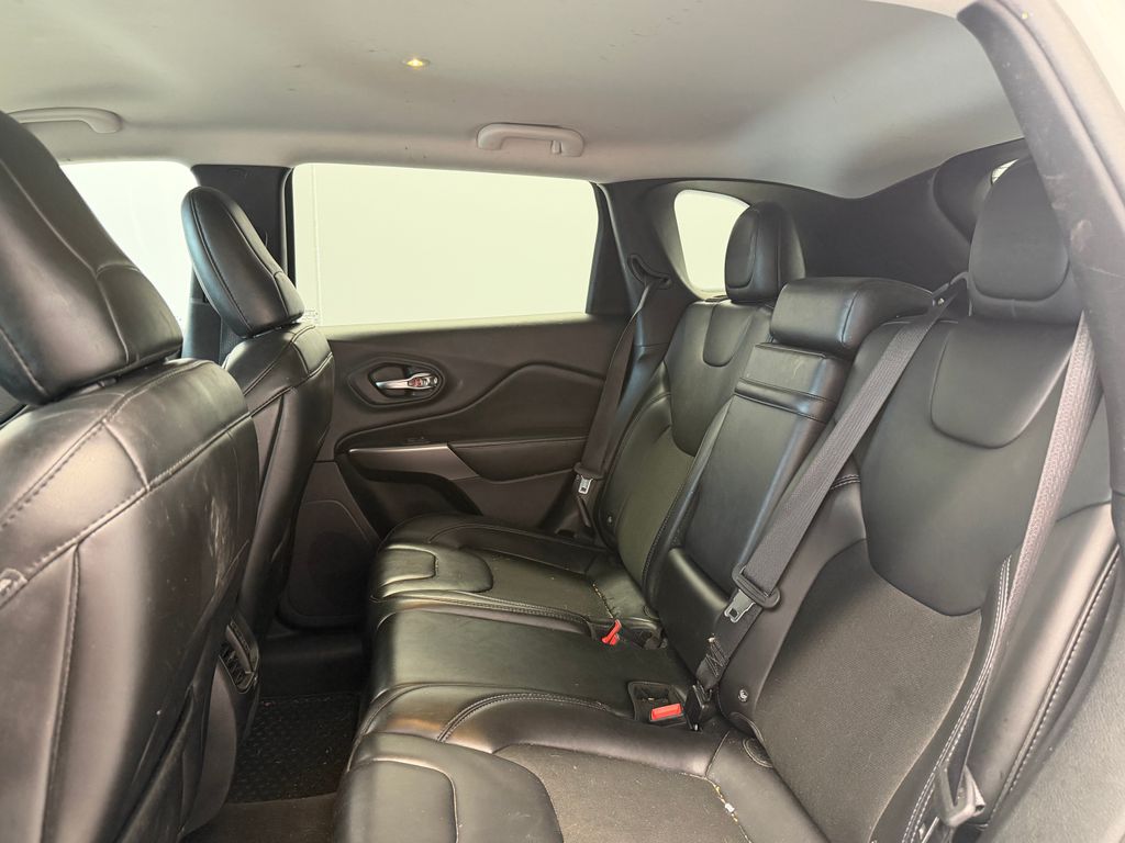 Thumbnail: 2019 Jeep Cherokee - 19