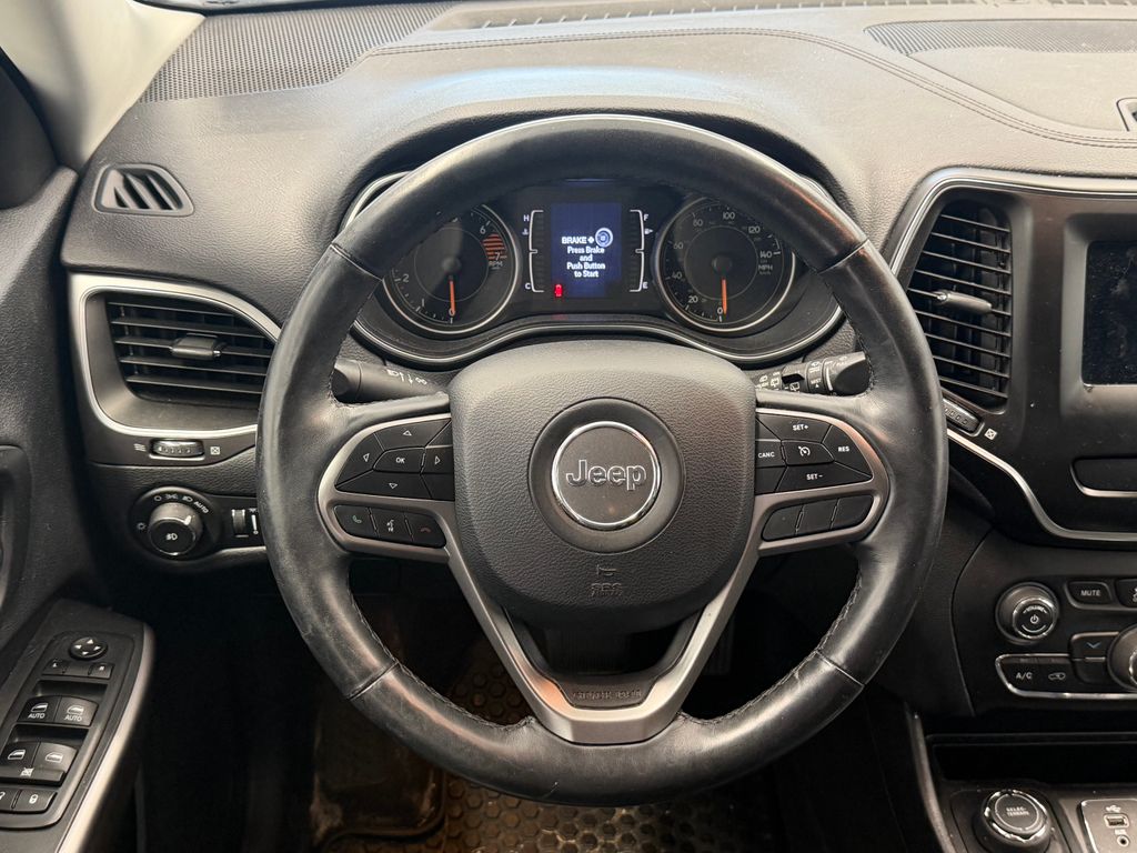 Thumbnail: 2019 Jeep Cherokee - 6
