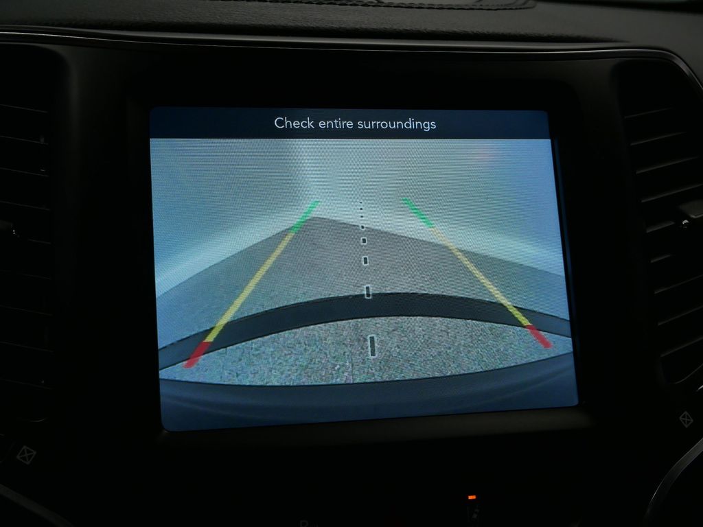 Thumbnail: 2022 Jeep Cherokee - 40