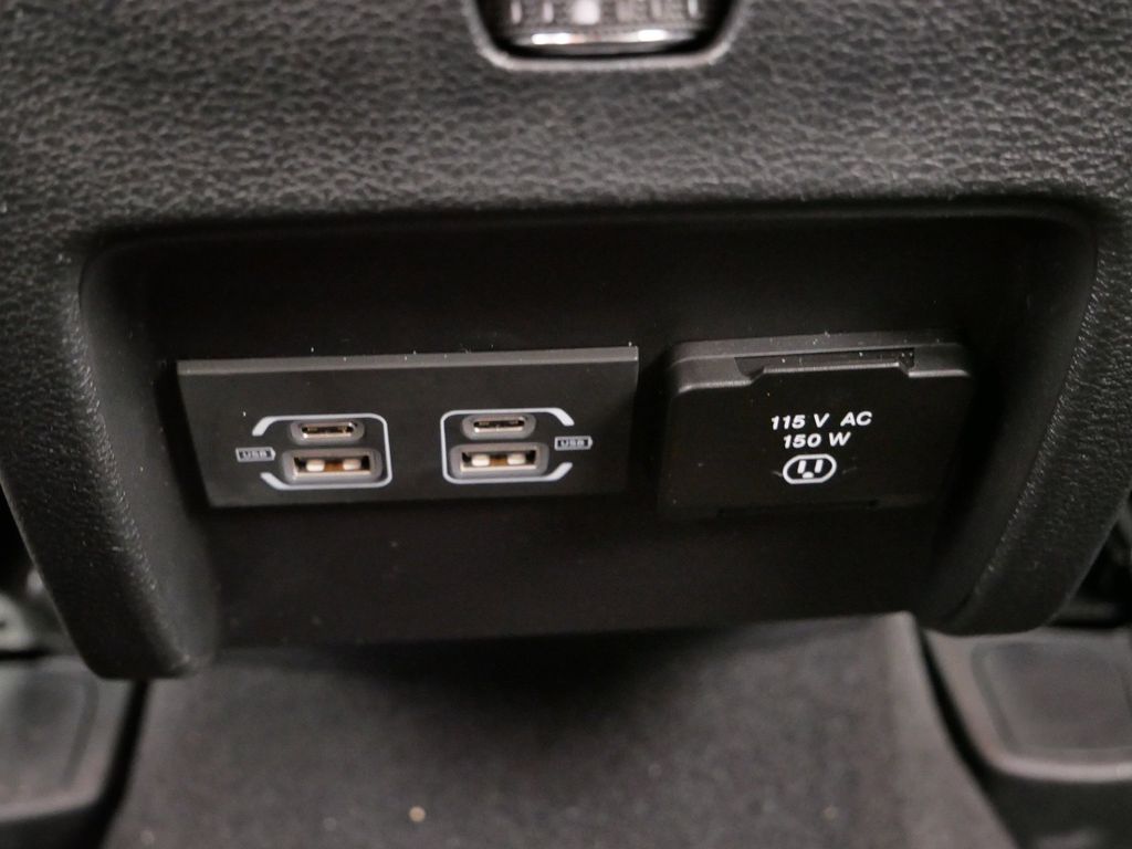 Thumbnail: 2022 Jeep Cherokee - 25