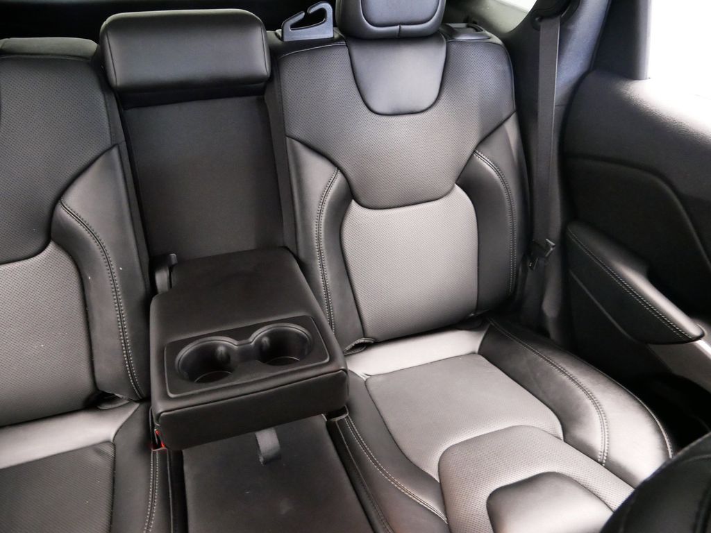 Thumbnail: 2022 Jeep Cherokee - 28