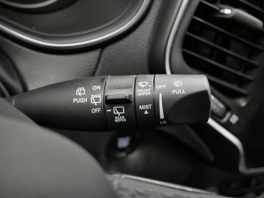 Thumbnail: 2022 Jeep Cherokee - 33