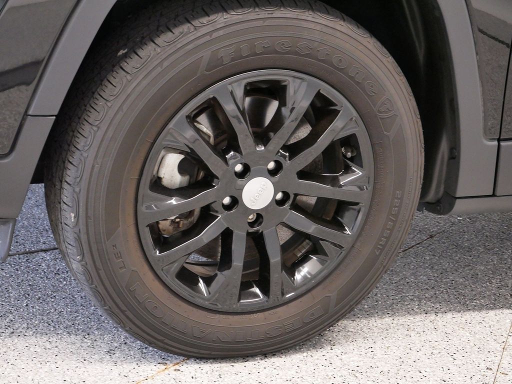 Thumbnail: 2022 Jeep Cherokee - 50