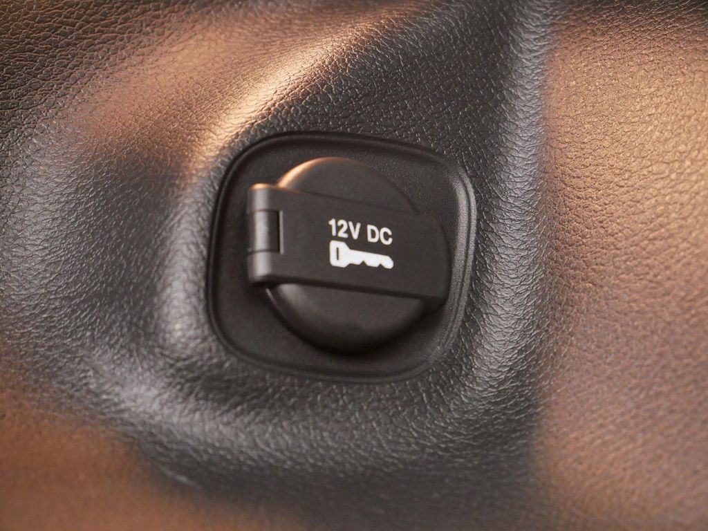 Thumbnail: 2022 Jeep Cherokee - 21