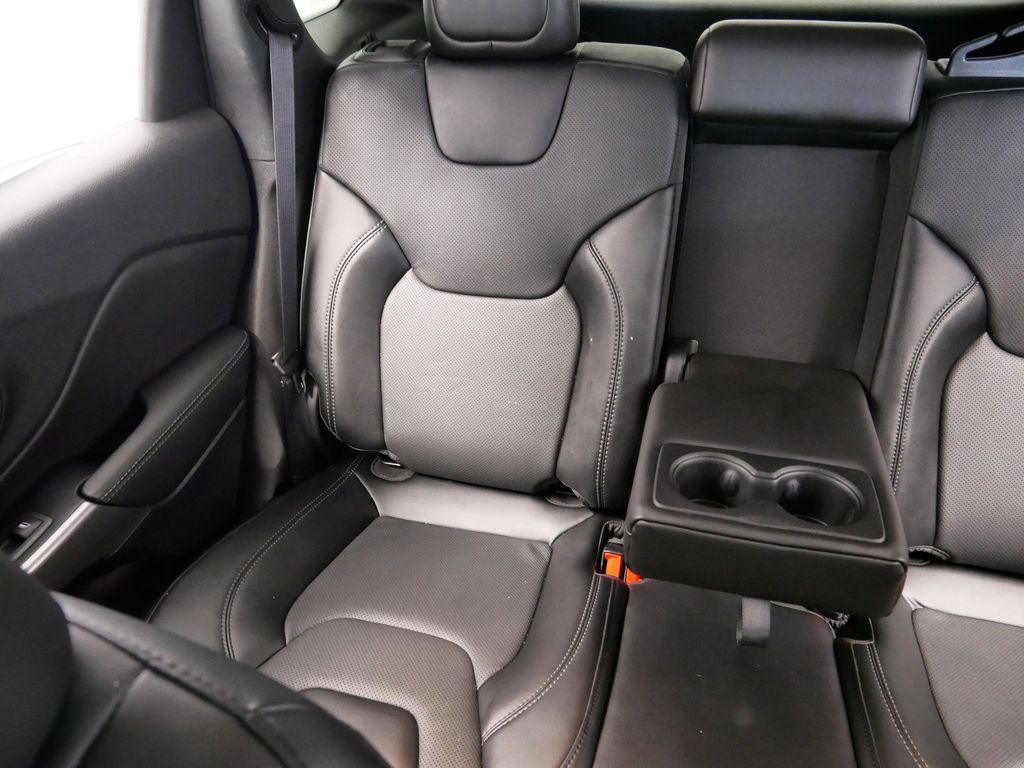 Thumbnail: 2022 Jeep Cherokee - 26