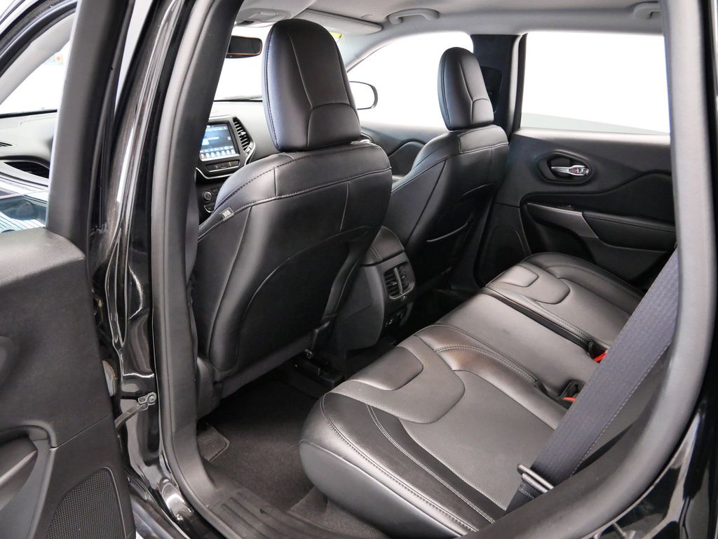 Thumbnail: 2022 Jeep Cherokee - 10