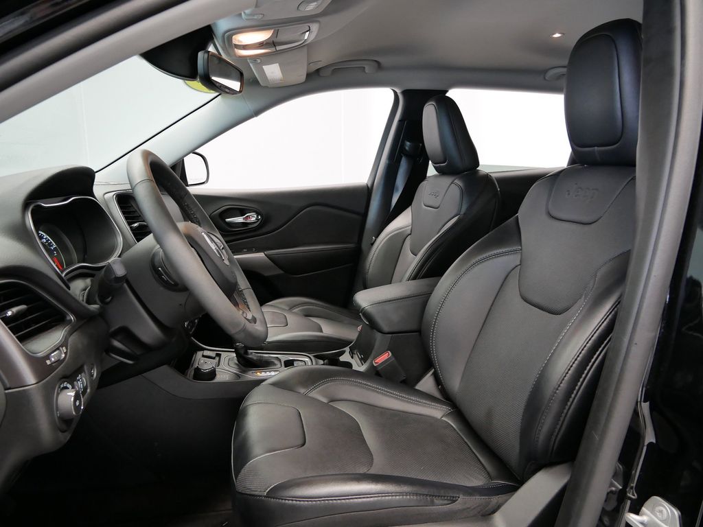 Thumbnail: 2022 Jeep Cherokee - 8