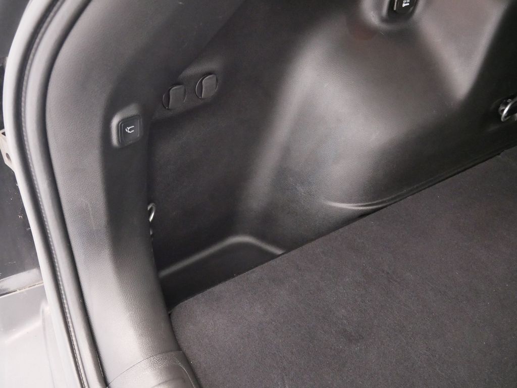 Thumbnail: 2022 Jeep Cherokee - 9