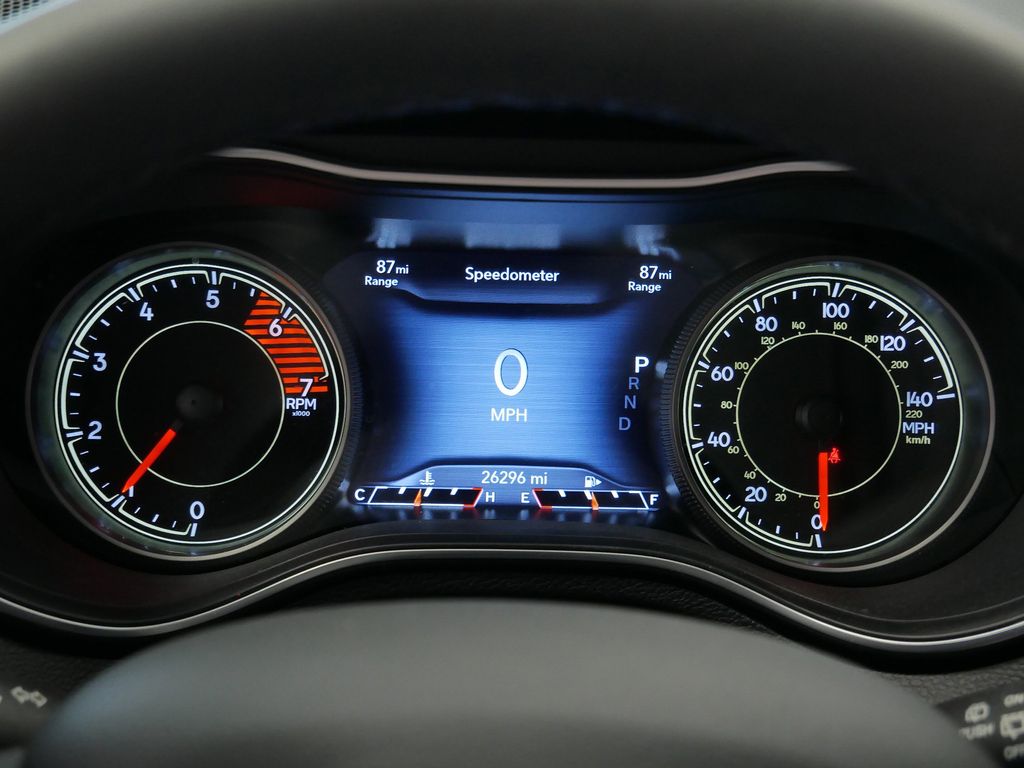 Thumbnail: 2022 Jeep Cherokee - 14