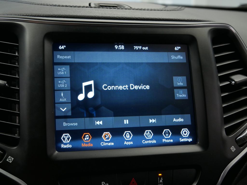 Thumbnail: 2022 Jeep Cherokee - 35