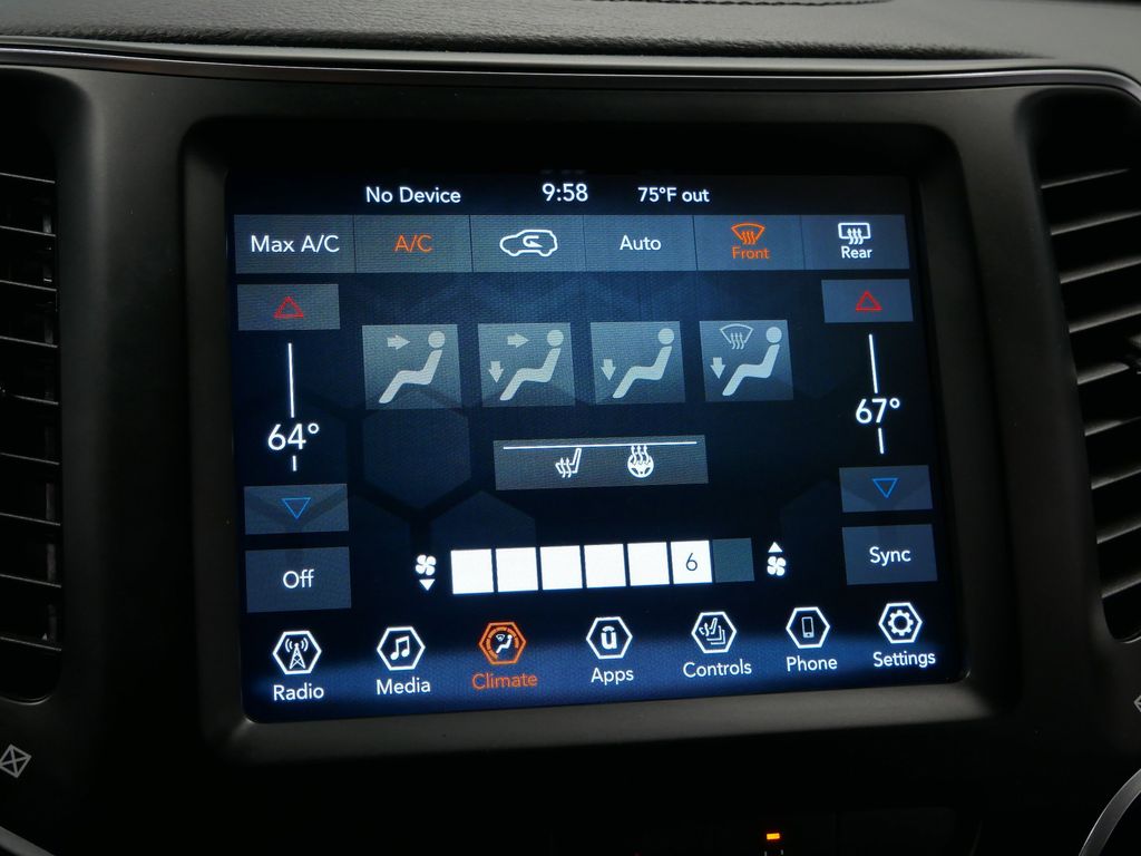 Thumbnail: 2022 Jeep Cherokee - 36