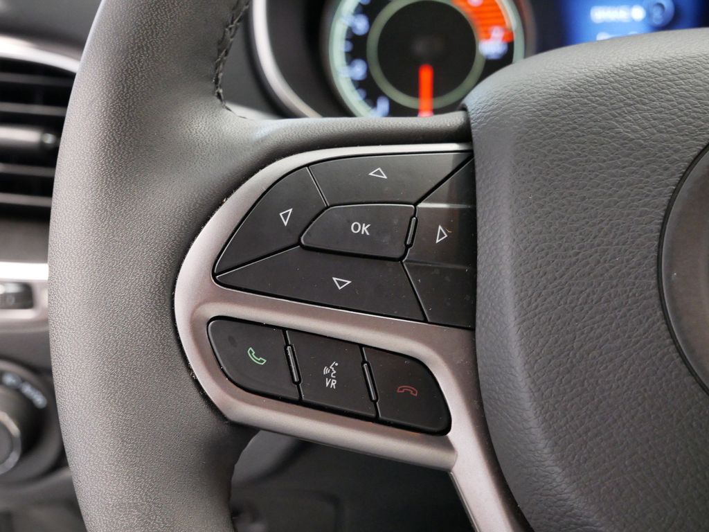 Thumbnail: 2022 Jeep Cherokee - 30