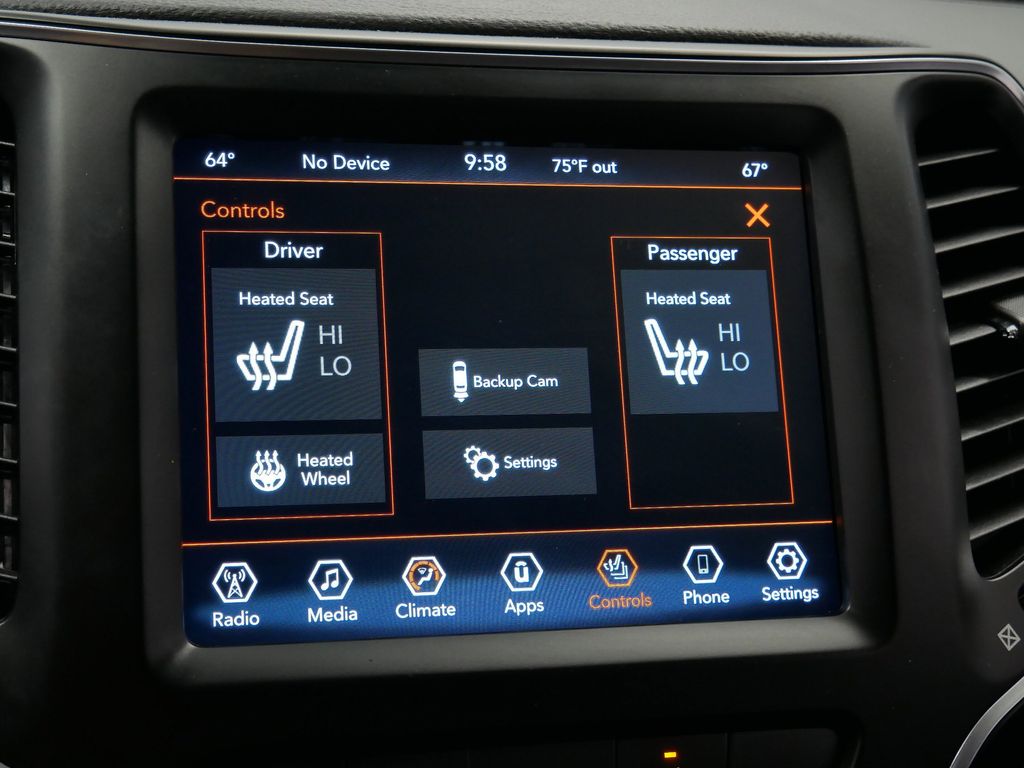 Thumbnail: 2022 Jeep Cherokee - 38