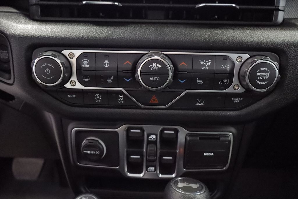 Thumbnail: 2026 Jeep Wrangler - 22