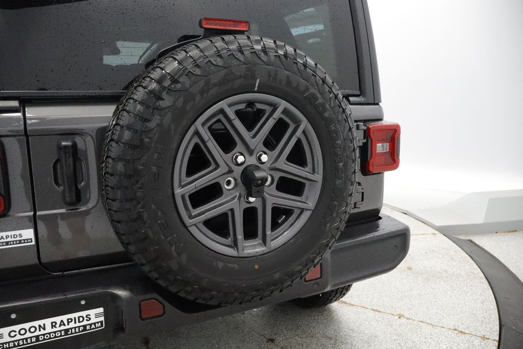 Thumbnail: 2026 Jeep Wrangler - 25
