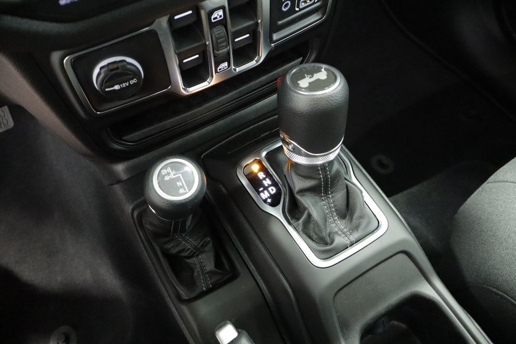 Thumbnail: 2026 Jeep Wrangler - 15