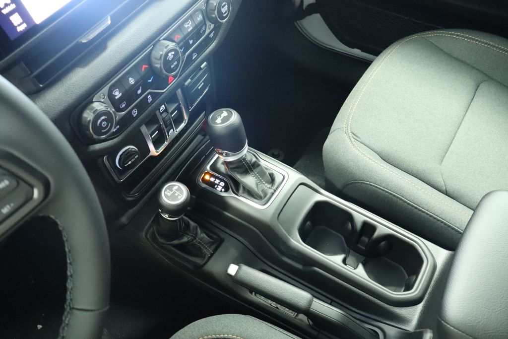 Thumbnail: 2026 Jeep Wrangler - 16