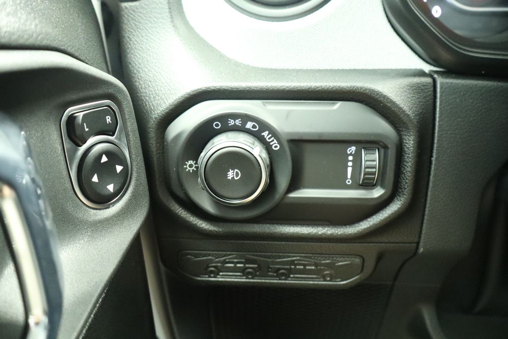 Thumbnail: 2026 Jeep Wrangler - 32