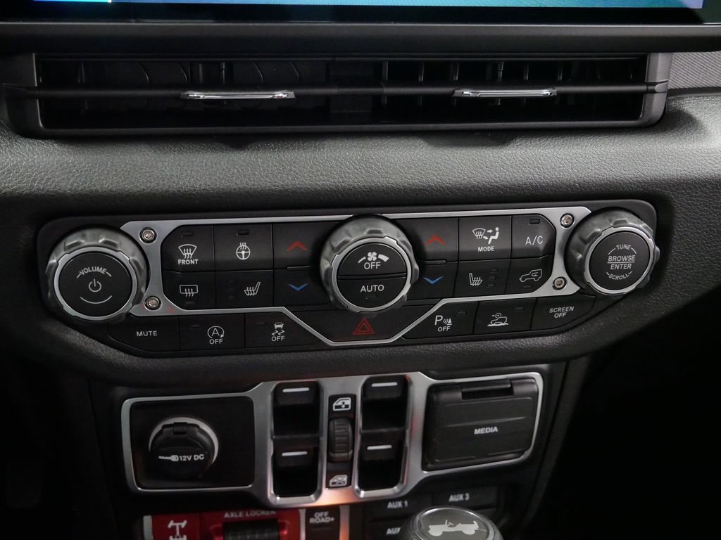 Thumbnail: 2026 Jeep Wrangler - 37