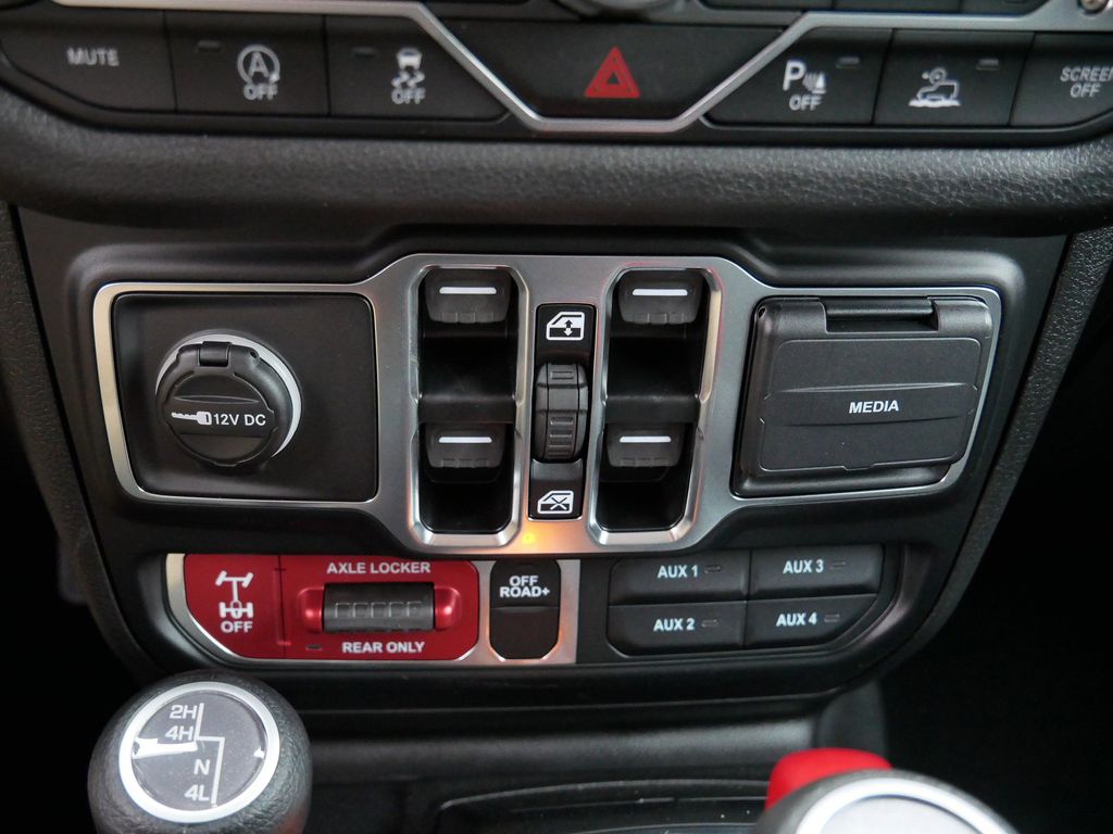 Thumbnail: 2026 Jeep Wrangler - 39