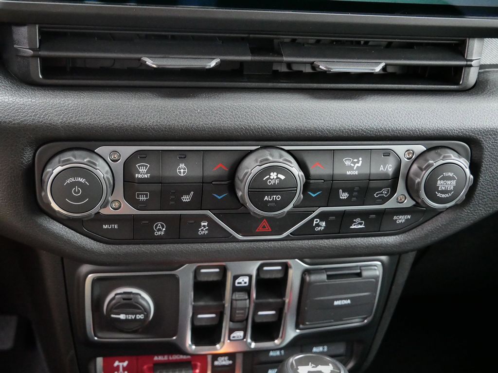 Thumbnail: 2026 Jeep Wrangler - 37