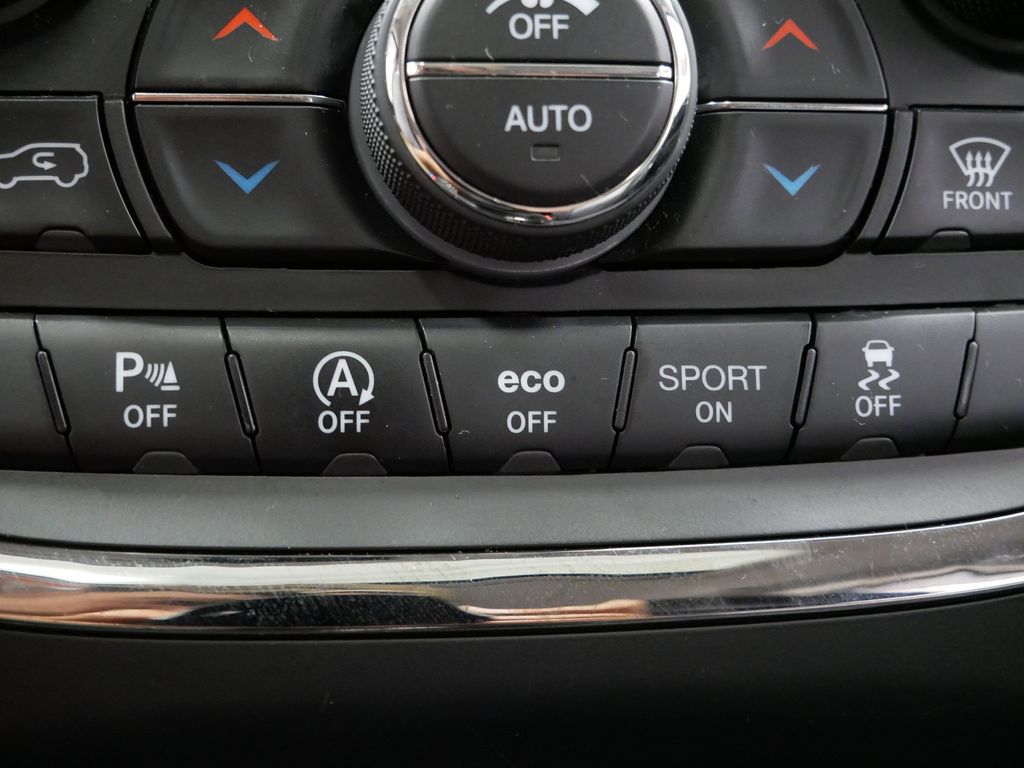 Thumbnail: 2018 Dodge Durango - 40