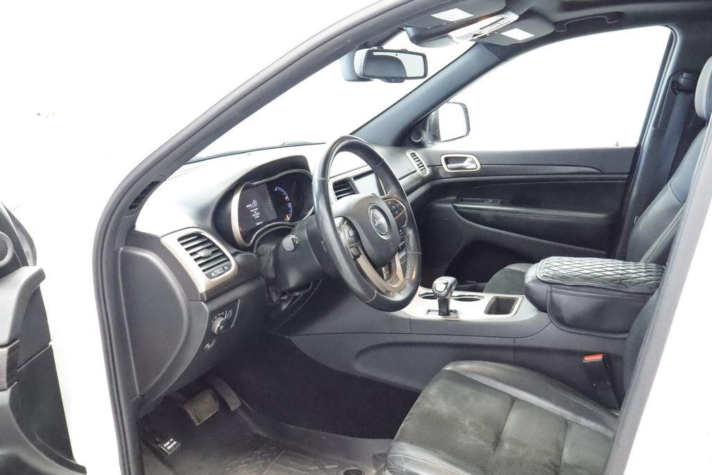 Thumbnail: 2015 Jeep Grand Cherokee - 9
