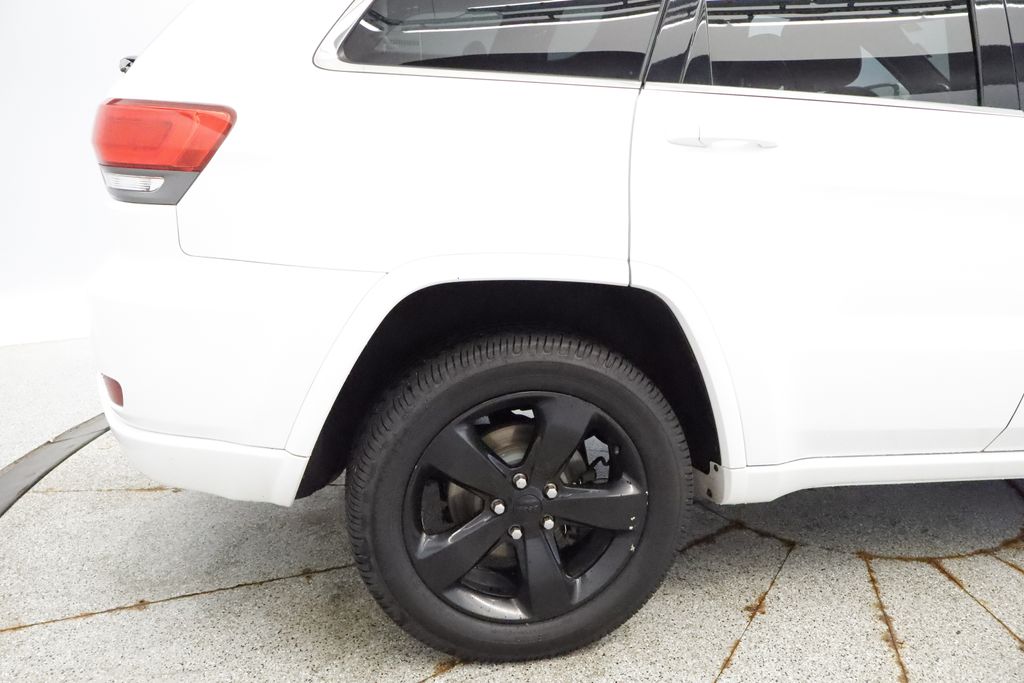 Thumbnail: 2015 Jeep Grand Cherokee - 23